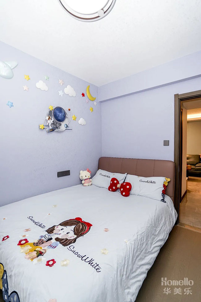 95㎡三居，客餐廳之間打造工作區(qū)，將生活與工作和諧結合